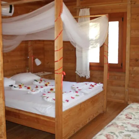 Sakin Vadi Winehouse Oda ve Kahvaltı 3*